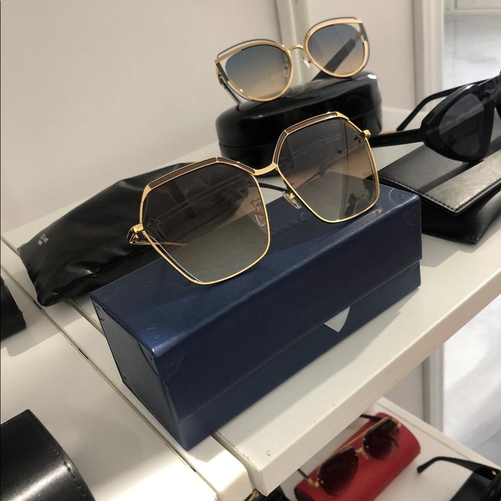 Shades LV